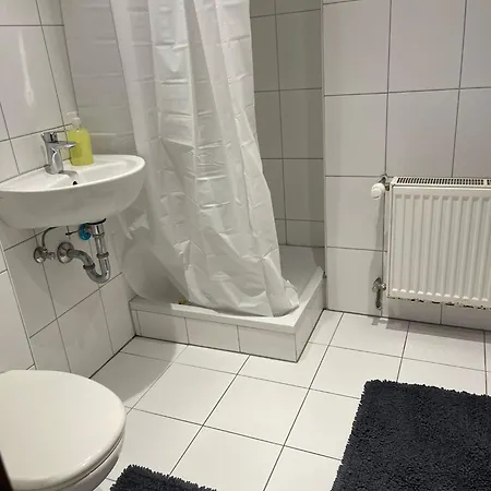 Haus Zum Bacchus Privates Einzelzimmer Nahe Bahnhof Roemisches Theater, *