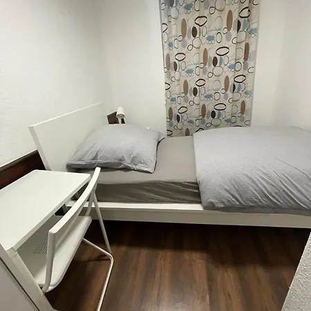 Haus Zum Bacchus Privates Einzelzimmer Nahe Bahnhof Roemisches Theater, *