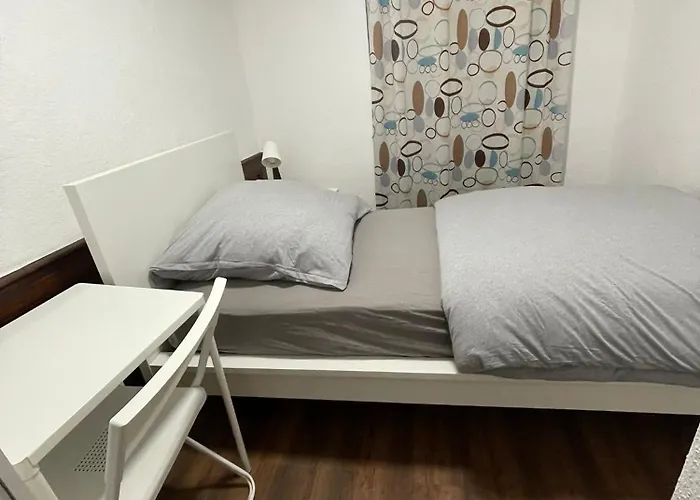 Haus Zum Bacchus Privates Einzelzimmer Nahe Bahnhof Roemisches Theater,