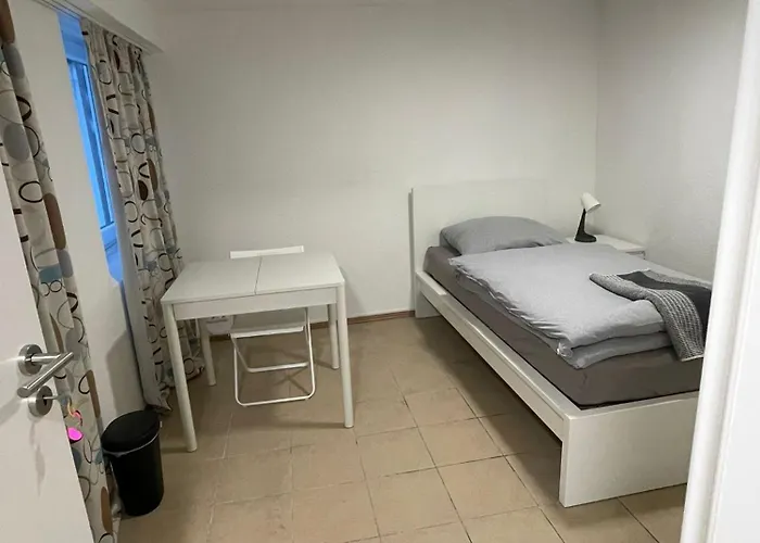 Haus Zum Bacchus Privates Einzelzimmer Nahe Bahnhof Roemisches Theater, *